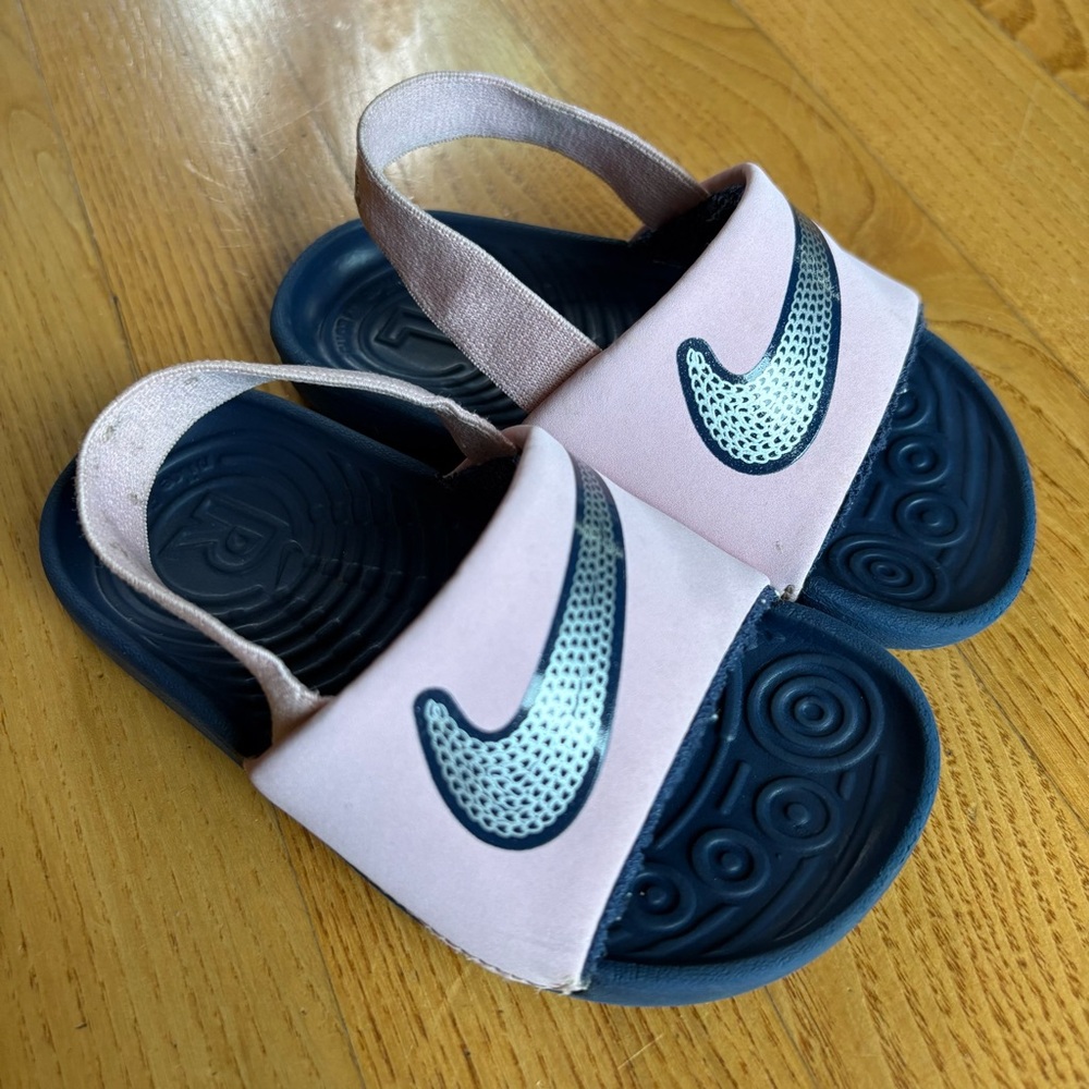 Nike Toddler Kawa SE Slides pink and navy girls foam sport sandals size 7C